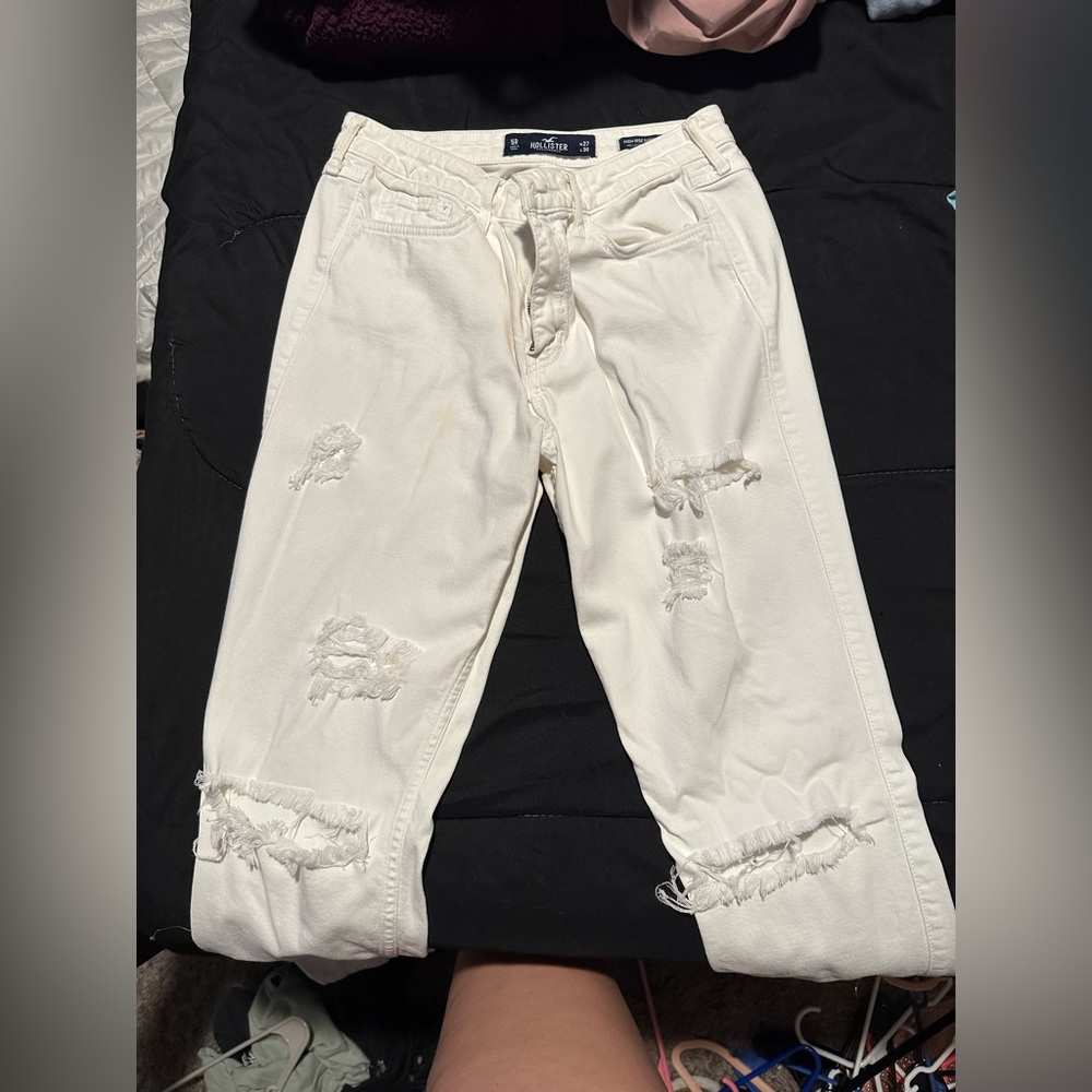 Hollister white ripped jeans. Size 5